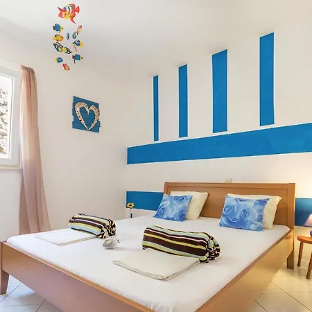 2 Bedroom Beautiful Apartment In Makarska Apartment