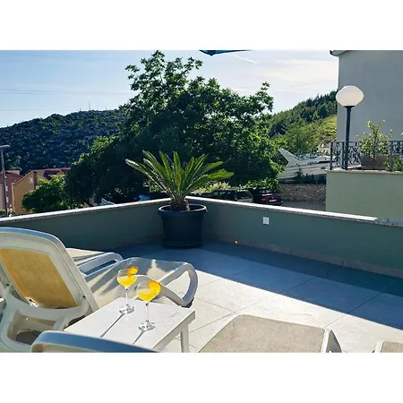 Apartment 2 Bedroom Beautiful Apartment In Makarska *