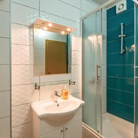 2 Bedroom Beautiful In *
