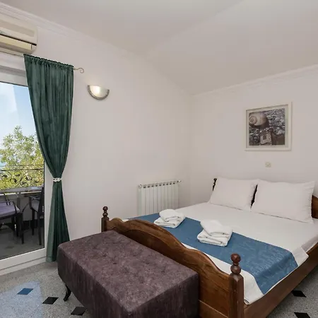 2 Bedroom Beautiful In ماكارسكا