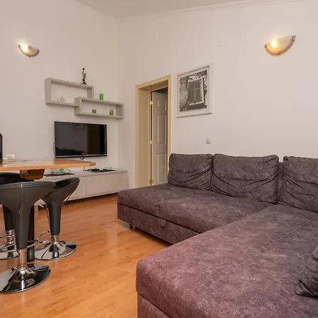 2 Bedroom Beautiful In