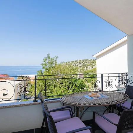 2 Bedroom Beautiful In شقة *