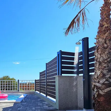 2 Bedroom Beautiful In شقة ماكارسكا